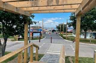 Gentle slope to the main reception area at caravan Susan